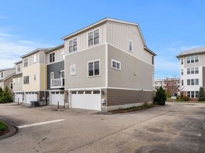 38 Stonehaven Dr, Weymouth MA 02190