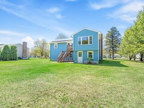 49 Hamilton Rd, Northborough MA 01532