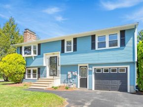 49 Hamilton Rd, Northborough MA 01532