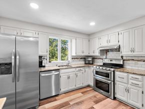 49 Hamilton Rd, Northborough MA 01532