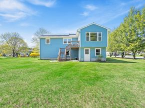 49 Hamilton Rd, Northborough MA 01532