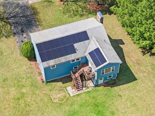 49 Hamilton Rd, Northborough MA 01532