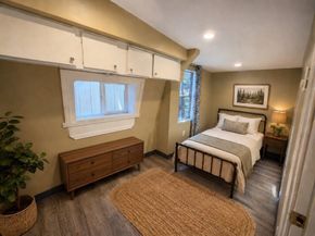 33 Wareham Street 11, Carver MA 02330