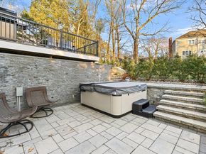 5 Skyview Rd, Lexington MA 02420