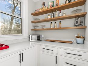 5 Skyview Rd, Lexington MA 02420