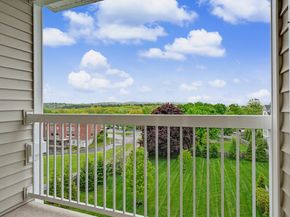 11 Peters Farm Way 409, Westborough MA 01581