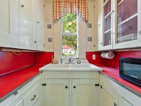 140 Lake View Ave, Lynn MA 01904