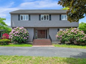 58 Weatherbee Dr, Westwood MA 02090