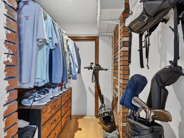 8 Wiget St 1, Boston MA 02113