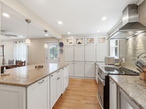 13 Stagg Dr, Natick MA 01760