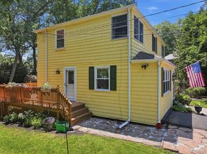 13 Stagg Dr, Natick MA 01760