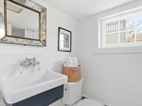10 Boulder Glen Rd, Hingham MA 02043