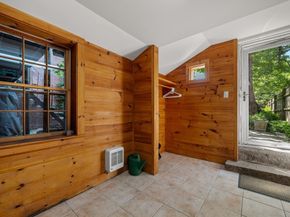 33 Chestnut St, Salem MA 01970