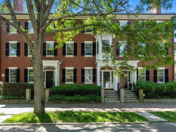 33 Chestnut St, Salem MA 01970