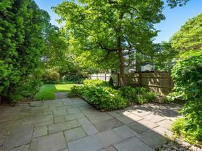 33 Chestnut St, Salem MA 01970