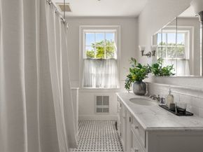 33 Chestnut St, Salem MA 01970