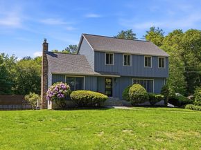 208 Chapman Rd, Tewksbury MA 01876