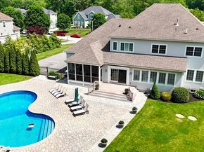6 Little Meadow Way, North Reading MA 01864
