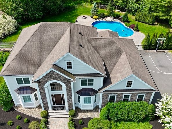 6 Little Meadow Way, North Reading MA 01864