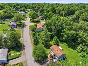 46 Pinecroft Ave, Holden MA 01520
