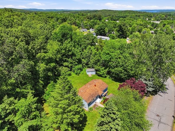 46 Pinecroft Ave, Holden MA 01520