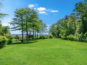 3 Beam St, Mattapoisett MA 02739
