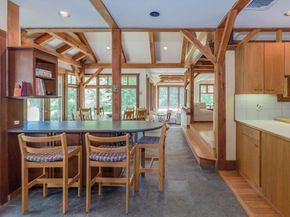 3 Beam St, Mattapoisett MA 02739
