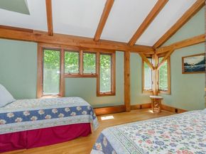 3 Beam St, Mattapoisett MA 02739