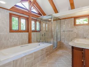 3 Beam St, Mattapoisett MA 02739