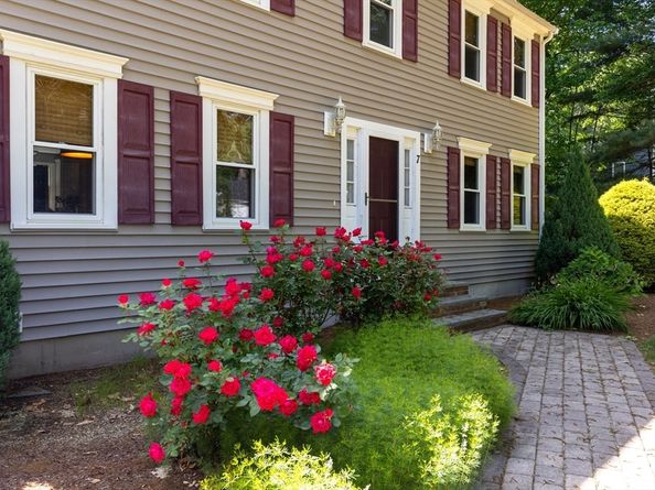 7 Autumn Way, East Bridgewater MA 02333