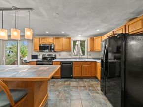 31 Emerald Dr, Lynn MA 01904