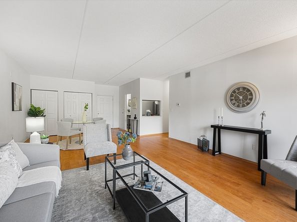 289 Elm St 15, Medford MA 02155