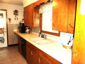 585 Charlton St, Southbridge MA 01550