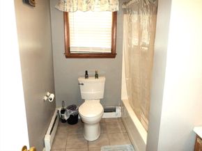 585 Charlton St, Southbridge MA 01550