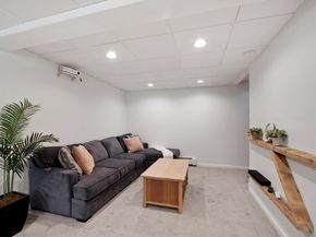 32 Indian Ridge Dr, Leominster MA 01453