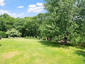 32 Indian Ridge Dr, Leominster MA 01453
