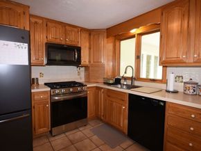 212 Spruce Way, Hanover MA 02339