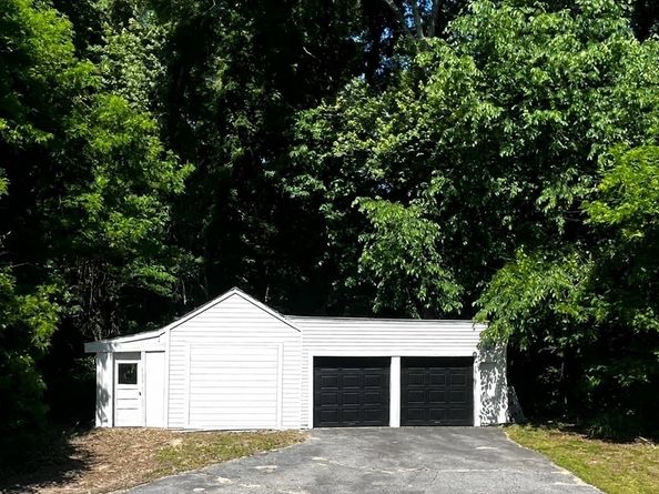 214-216 River Road East, Berlin MA 01503