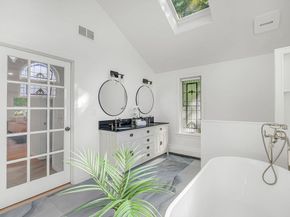 31 Alba Rd, Wellesley MA 02481