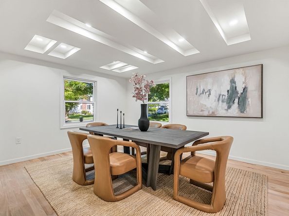 31 Alba Rd, Wellesley MA 02481