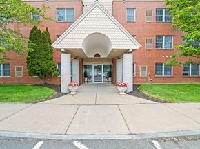 20 Heaths Ct 201, Lynn MA 01905