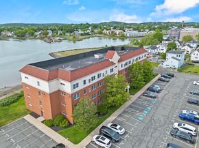20 Heaths Ct 201, Lynn MA 01905