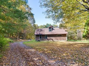 68 Lyon Rd, West Brookfield MA 01585