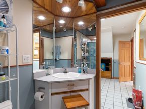 68 Lyon Rd, West Brookfield MA 01585