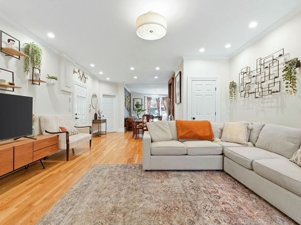 34 Station Street 3, Brookline MA 02445