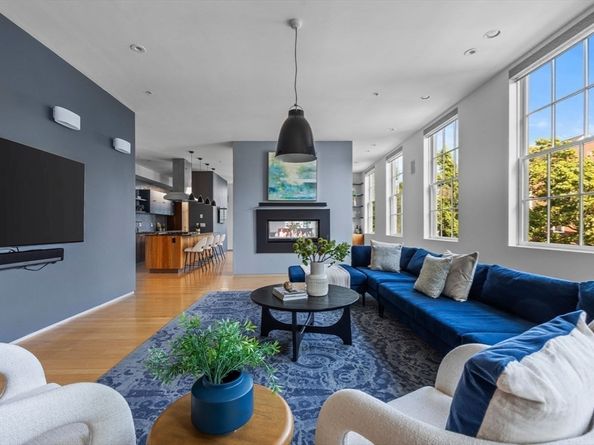 618 East 2nd St 2, Boston MA 02127