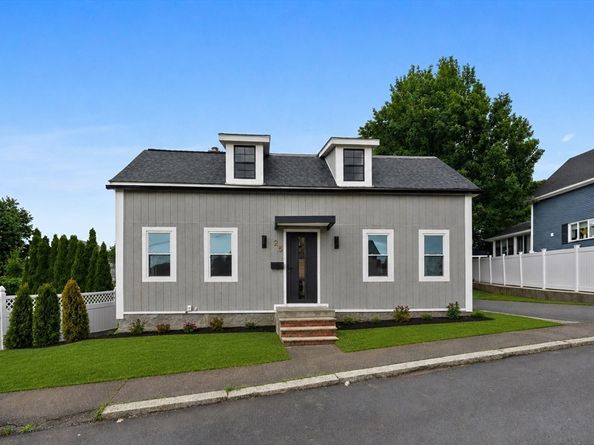25 Bow St, Salem MA 01970