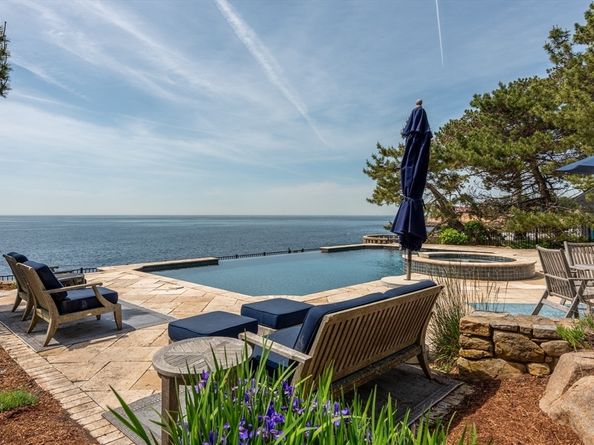 16 Hesperus Circle, Gloucester MA 01930