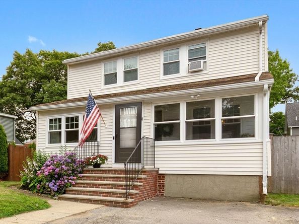 8 Porter Rd, North Reading MA 01864
