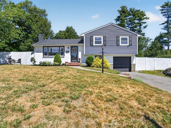3 Connolly St, Randolph MA 02368